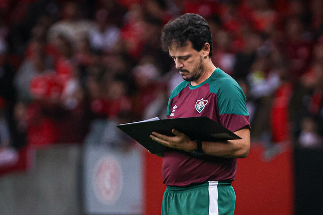 É bem verdade que o Internacional dominou a partida, e o time das Laranjeiras repetiu problemas defensivos, mas as alterações feitas pelo treinador na reta final mudaram o jogo. John Kennedy, 12º jogador do time, entrou e marcou o gol de empate. O questionado Yony Gonzalez, entrou nos minutos finais e deu a assistência para Cano virar a partida