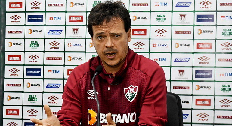 Fernando Diniz durante coletiva pós-jogo entre Juventude e Fluminense, pela Campeonato Brasileiro