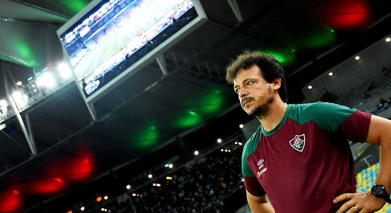 A CBF não contava com a queda do futebol do Fluminense. Situação preocupante do técnico interino