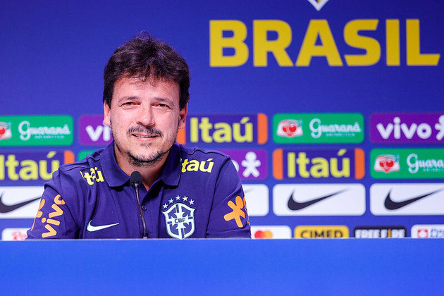 Fernando Diniz apresentado como técnico da Seleção Brasileira
