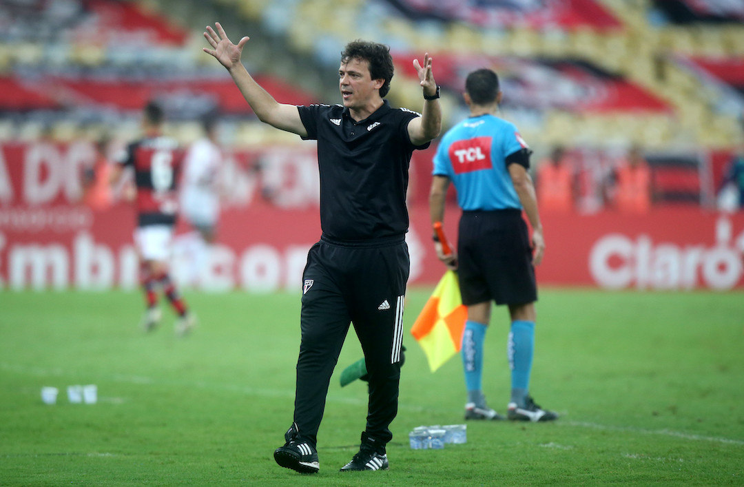 Fernando Diniz montou seu time para não perder. Mas saiu do Maracanã com a vitória