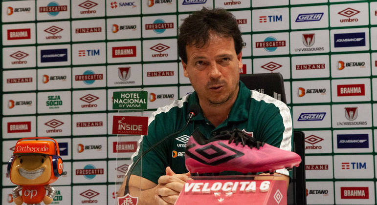 Fernando Diniz em entrevista coletiva
