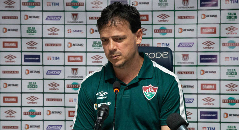 Fernando Diniz foi expulso no clássico com o Botafogo
