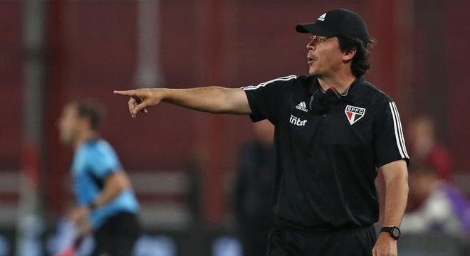 Fernando Diniz enfrenta grande pressão como técnico do São Paulo