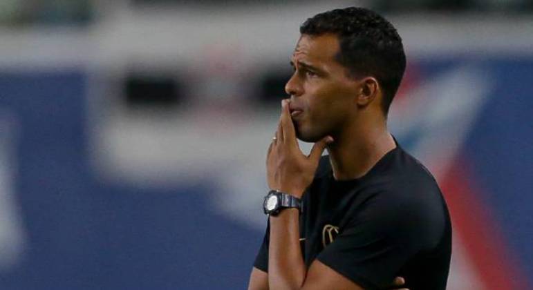 A inexperiência de Fernando Lázaro pesou na partida fundamental contra o Argentino Junior. Cargo ameaçado