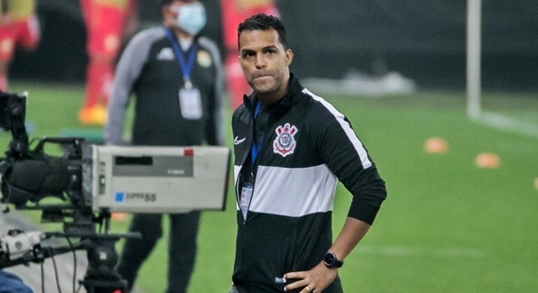 O Corinthians montado por Fernando Lázaro foi uma presa fácil para o Remo, time da Terceira Divisão