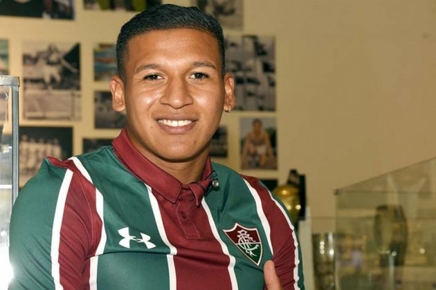 Fernando Pacheco (Peru) - Fluminense - 700 mil euros - cerca de R$4,4 milhões)