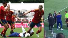 Briga de campeões! Fernando Torres empurra Arbeloa e é expulso de clássico juvenil na Espanha