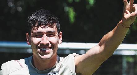 Ferraresi em treino pelo São Paulo