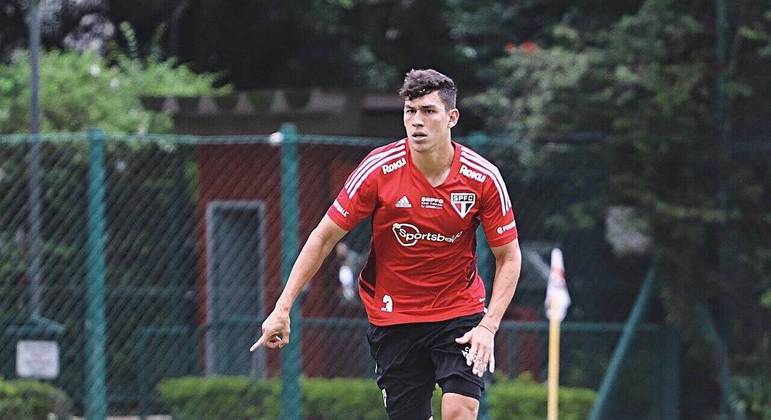 Ferraresi em treino pelo São Paulo