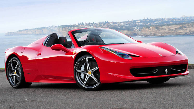 8. Ferrari 458 SpiderPor cerca de R$ 1,9 milhão, Neymar adicionou essa Ferrari à sua garagem. Com 570 cv de potência, o modelo chega a 100 km/h em 3,4 segundos. A velocidade máxima é de 320 km/h