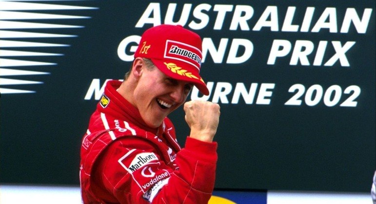 Depois das três provas com o F2001b, a Ferrari colocou nas pistas o F2002, que era ainda mais potente. O novo carro permitiu que os pilotos da escuderia, Schumacher e Rubens Barrichello, vencessem 13 das 14 etapas restantes. O único capaz de quebrar a hegemonia ferrarista foi David Coulthard, da McLaren, no Grande Prêmio de Mônaco