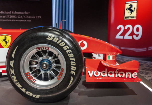 Segundo os vendedores do belíssimo carro, a Ferrari pode chegar a 9,4 milhões de dólares no leilão