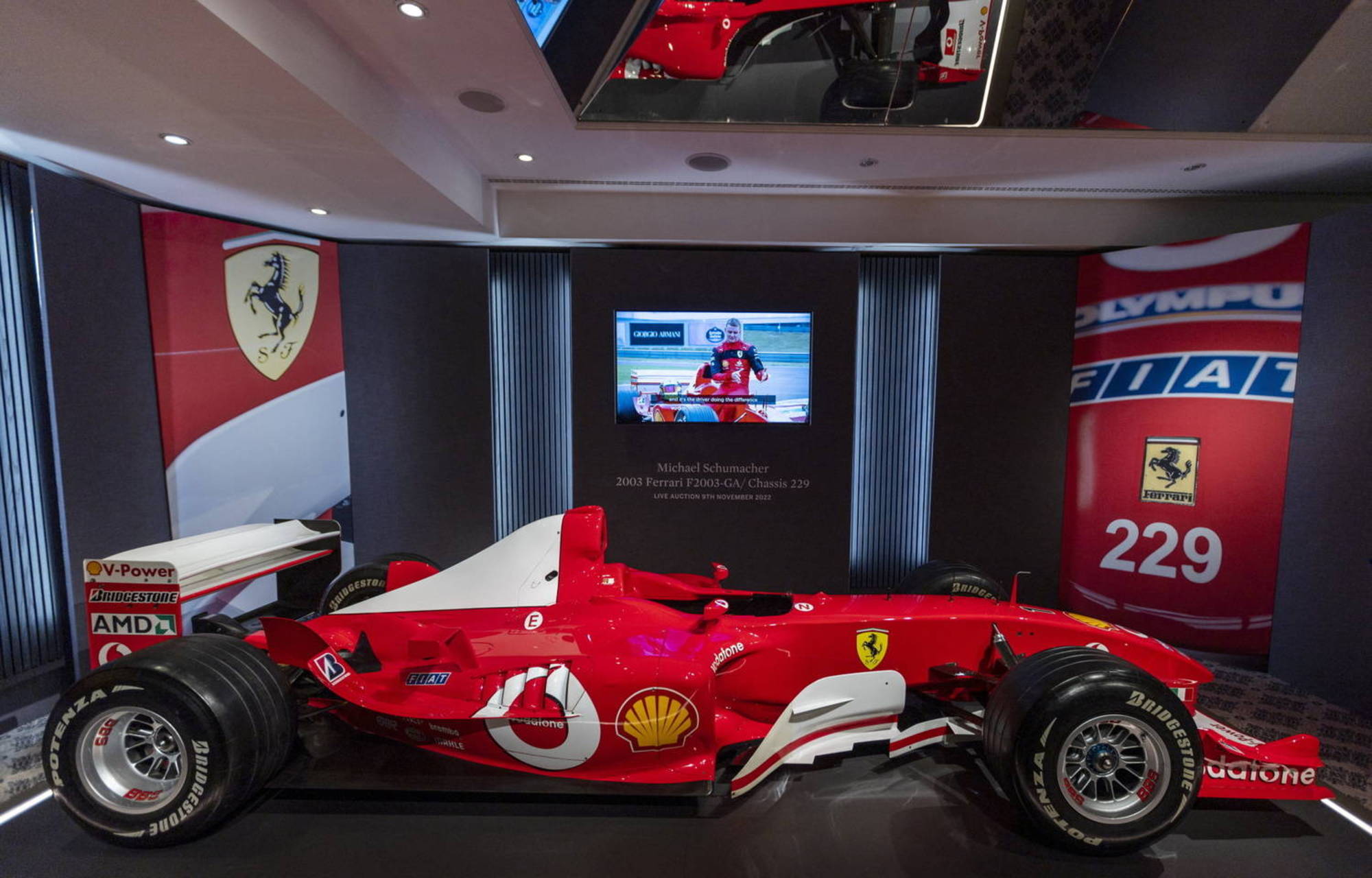Icônica e vencedora: Ferrari de Schumacher será leiloada