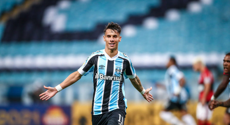 Ferreira comemora o gol de empate contra o Flamengo, Time gaúcho perdia por 2 a 0, com um a menos