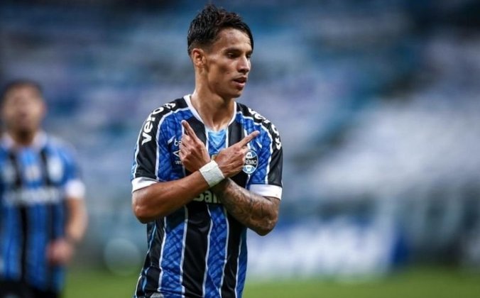 Ferreira (Grêmio) - 23 anos: O atacante perdeu um pouco de espaço, mas atrai olhares de clubes estrangeiros e já se destacou no clube gaúcho. Possui contrato até 2023 e vale 7,5 milhões de euros (R$ 49,5 milhões).