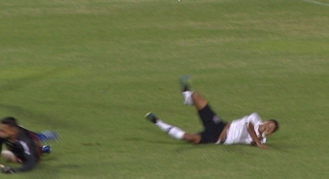 jogador sofreu fratura exposta no jogo Corinthians e Ituano 