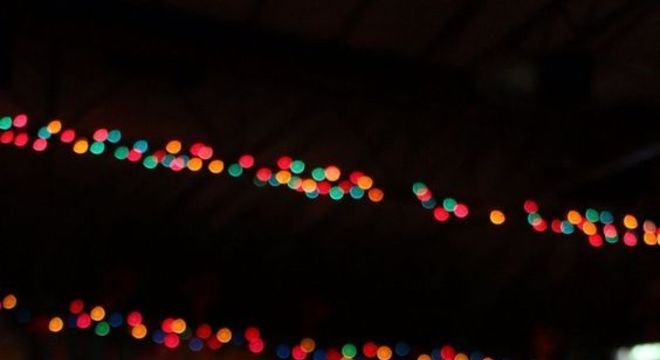 festa anos 80 - detalhes de festa neon 