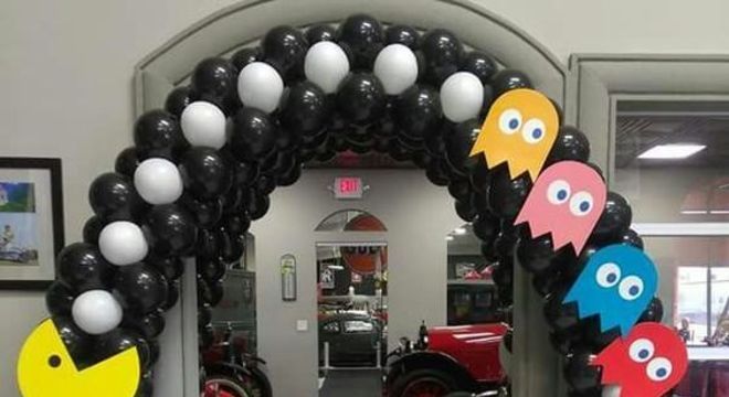 festa anos 80 - entrada de festa do pac man 