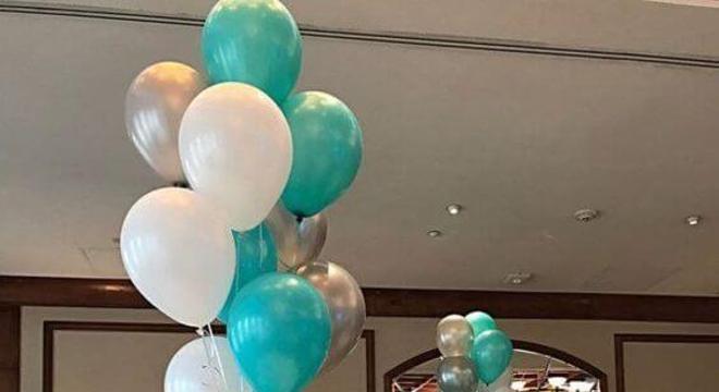 Festa com decoração estilo bonequinha de luxo