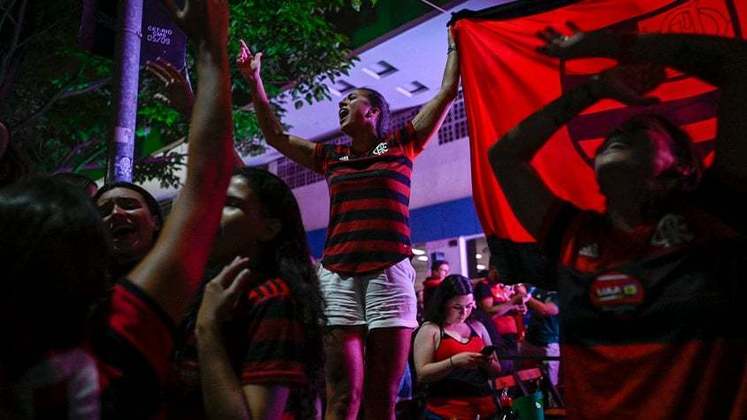Festa da torcida após o título continental do Flamengo.