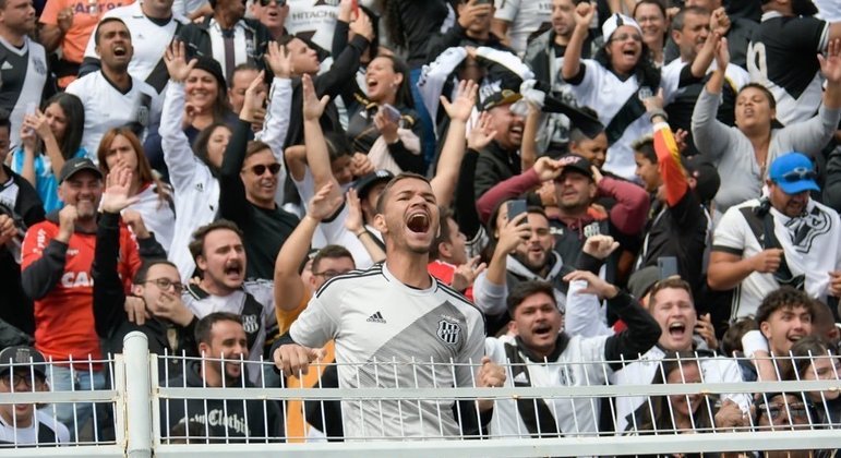 Torcedor da Ponte Preta quer time de volta ao Paulistão

