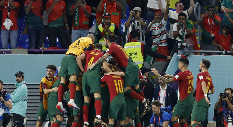 Festa portuguesa após gol de Cristiano Ronaldo