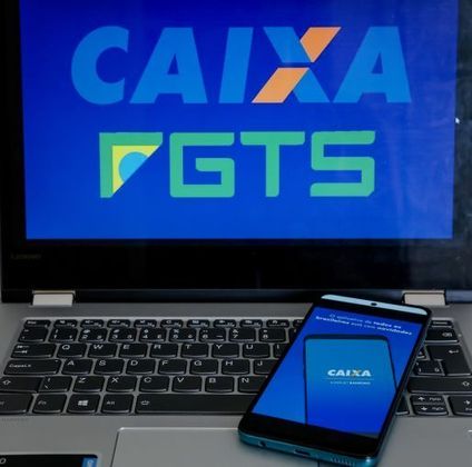 De acordo com a Caixa Econômica Federal, banco responsável pelo fundo de garantia, existem R$ 8 bilhões disponíveis para saque extraordinário do FGTS. A quantia de no máximo R$ 1 mil pode ser retirada da conta ativa do trabalhador, ou seja, do emprego atual. Mas também pode ser recebida de conta inativa, relacionada a empregados anteriores onde não foi possível fazer o saque