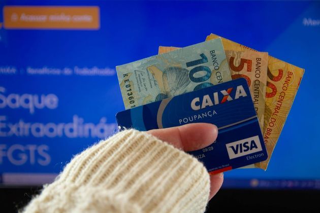 SP - FGTS/SAQUE EXTRAORDINÁRIO - ECONOMIA - A Caixa Econômica Federal (CEF) libera neste sábado (21) R$ 1 mil reais do Saque Extraordinário do FGTS para 3,6 milhões de trabalhadores nascidos em junho. O benefício já foi liberado para seis grupos diferentes, nascidos de janeiro a junho. 21/05/2022 - Foto: ADRIANA TOFFETTI/ATO PRESS/ESTADÃO CONTEÚDO