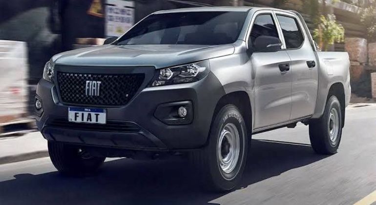 Em projeção, modelo de entrada na com logo da Fiat