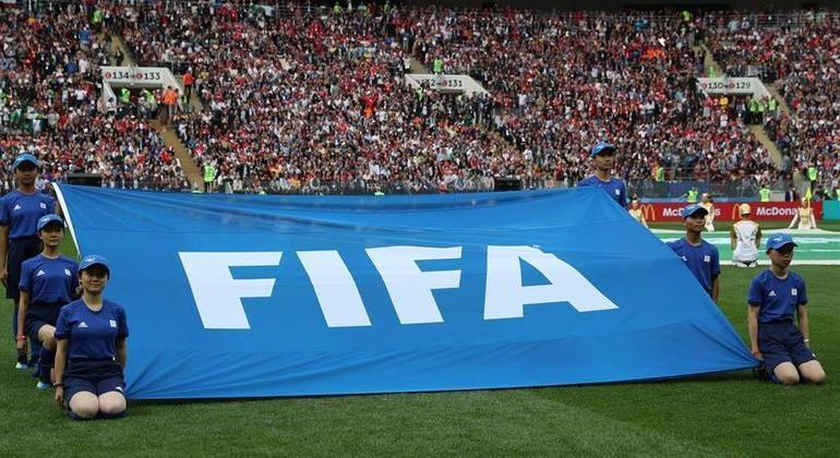 A onipresente bandeira da FIFA