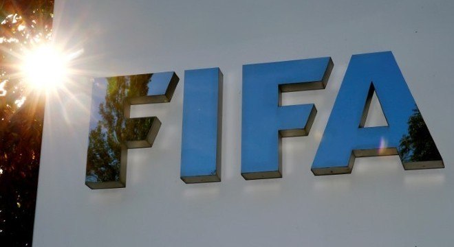 Fifa vai pedir para clubes prorrogarem contratos com jogadores