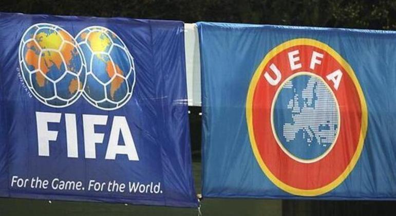 Na sede da UEFA, também a bandeira da FIFA