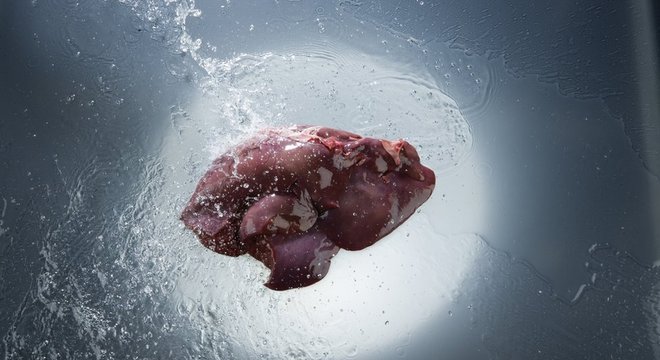Fígado 'não é comumente nem intensamente comprometido, como ocorre com outros órgãos, como os pulmões, o coração e os rins', explica o hepatologista Edmundo Lopes

