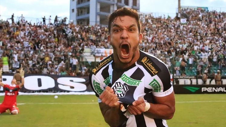 Figueirense: O Figueira, que enfrenta uma grave crise financeira há anos, está na Série C do Brasileirão e na primeira divisão do Catarinense.