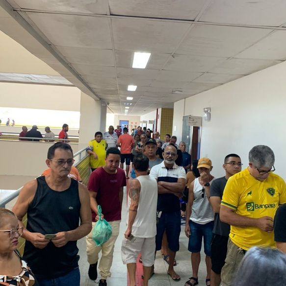 Fila para votar em Belém