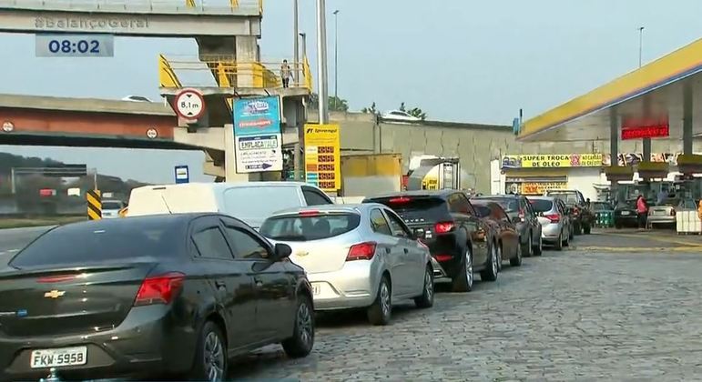 Motoristas correram para postos com receio de desabastecimento de combustíveis