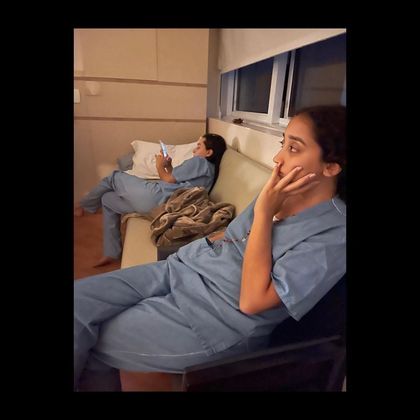 Al&eacute;m de registros do pr&oacute;prio Rei do Futebol, as imagens mostram momentos da fam&iacute;lia no quarto de interna&ccedil;&atilde;o