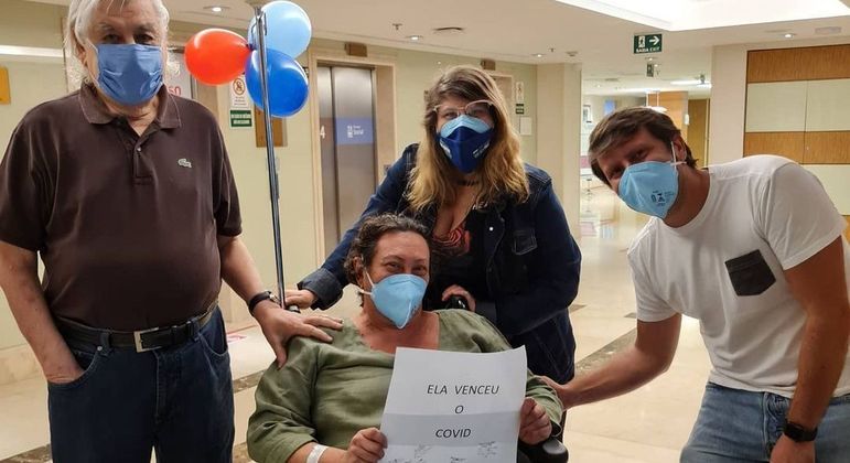 Atriz recebeu alta após período internada por complicações da covid-19 