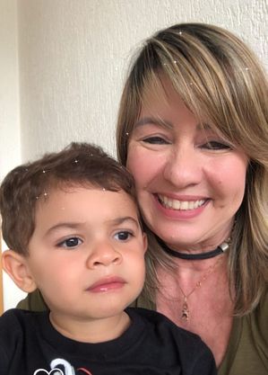 Mãe de Murilo Huff posou com o neto Léo