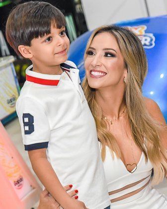 Sucesso, suspeita de gravidez e novos projetos: saiba o que aconteceu um  ano após a morte de Cristiano Araújo - Fotos - R7 Pop