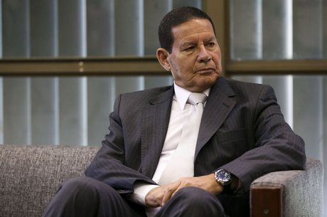 O presidente em exercício Hamilton Mourão