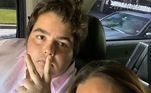 De acordo com Luciana Cardoso, mãe do rapaz, a cirurgia de redução do estômago foi realizada após orientação profissional. O procedimento foi realizado em São Paulo 