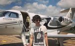 Luca Bueno, de 20 anos, tem a própria aeronave para viajar por aí. Nesta publicação, ele contou que estava indo para a praia curtir a chegada do ano de 2019