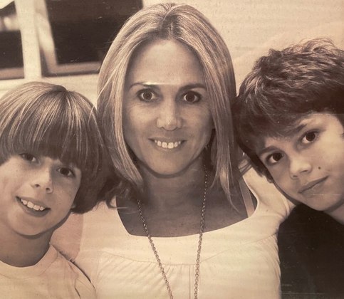 Há também aqueles que não seguiram exatamente o esporte da mãe, como é o caso de Antônio e João, filhos da rainha do basquete brasileiro, Hortência. Com a carreira irretocável, a maior jogadora da modalidade no país colecionou vitórias em quadra e passou o talento esportivo para os herdeiros