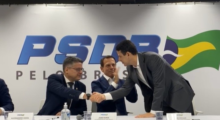 Senador Alessandro Vieira,  João Doria e Bruno Dantas, presidente nacional do PSDB