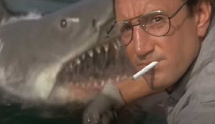 Filme em que a cena foi improvisada: Tubarão 