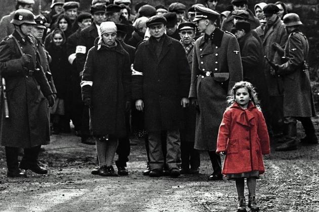 O filme A Lista de Schindler é baseado na história real de Oskar Schindler, um empresário alemão que salvou mais de mil judeus durante a Segunda Guerra Mundial, em um esquema elaborado de contratá-los para trabalhar em sua fábrica. De 1993, o longa foi indicado a 12 Oscar, vencendo sete, incluindo Melhor Filme e Melhor DiretorNÃO PERCA: Saiba como estudar atualidades para o Enem com inteligência artificial, noticiário e mapa mental