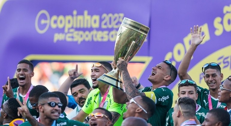 Por trás do bicampeonato da Copa São Paulo, o melhor trabalho na base do Brasil