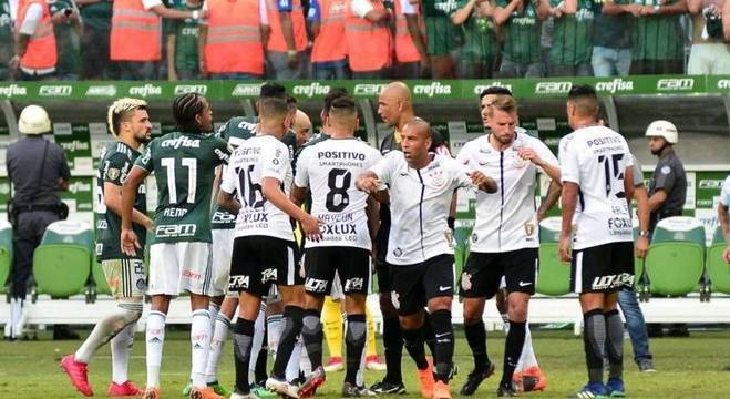 Confusão na final do campeonato Paulista, no jogo entre Palmeiras e Corinthians